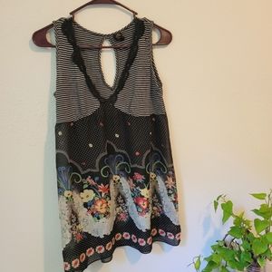 Vintage style women's shorts sleeve patterned blouse